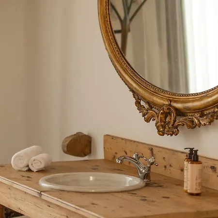 Emblematico La Casa De Naranjos