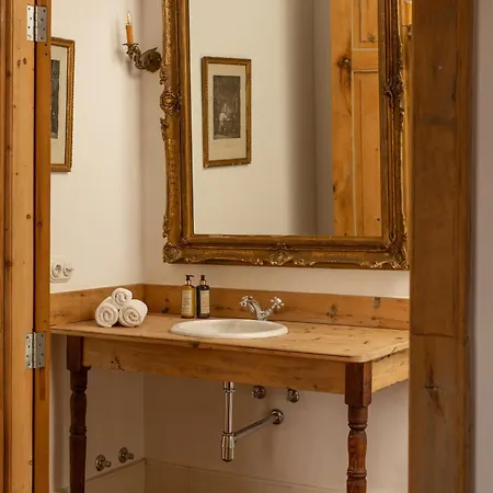 Emblematico La Casa De Naranjos