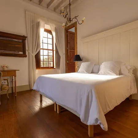 Emblemático La Casa De Naranjos 4*