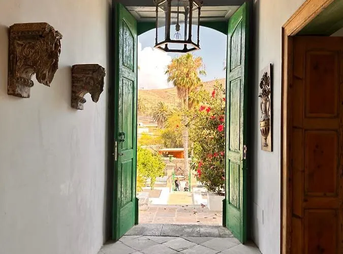 Emblemático La Casa De Naranjos Hotel