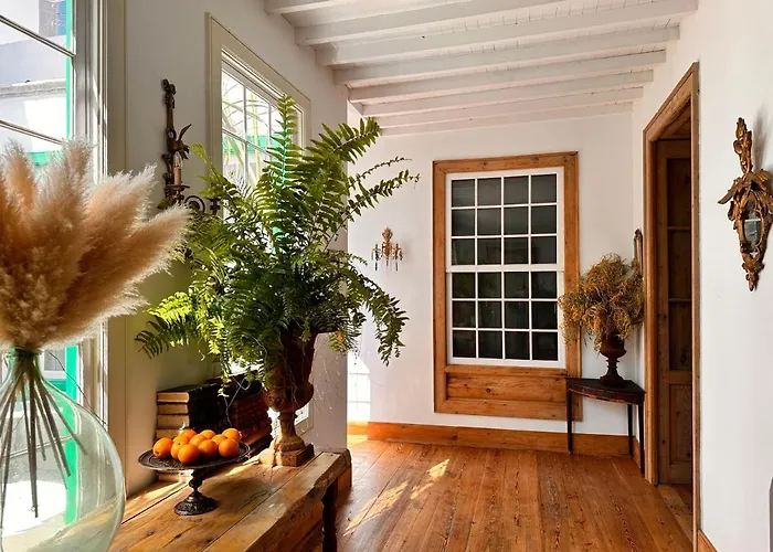 Emblemático La Casa De Naranjos Hotel