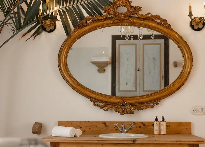 Emblemático La Casa De Naranjos Hotel 4*