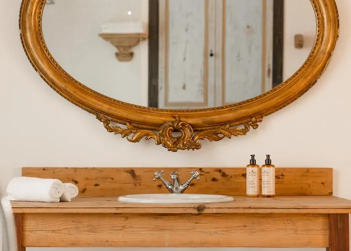 Emblemático La Casa De Naranjos 4*