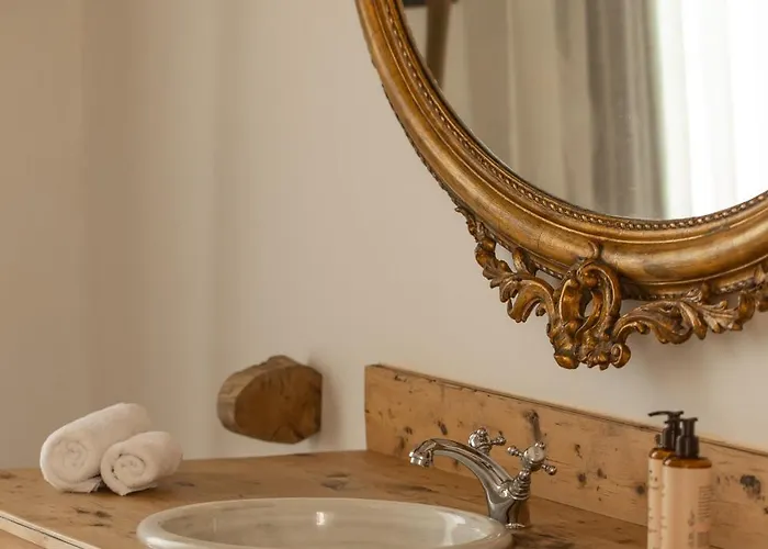 Emblemático La Casa De Naranjos