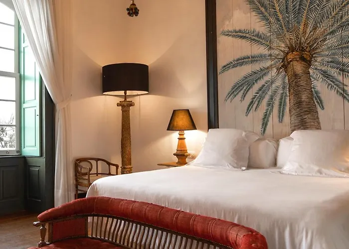 Hotel Emblemático La Casa De Naranjos 4*