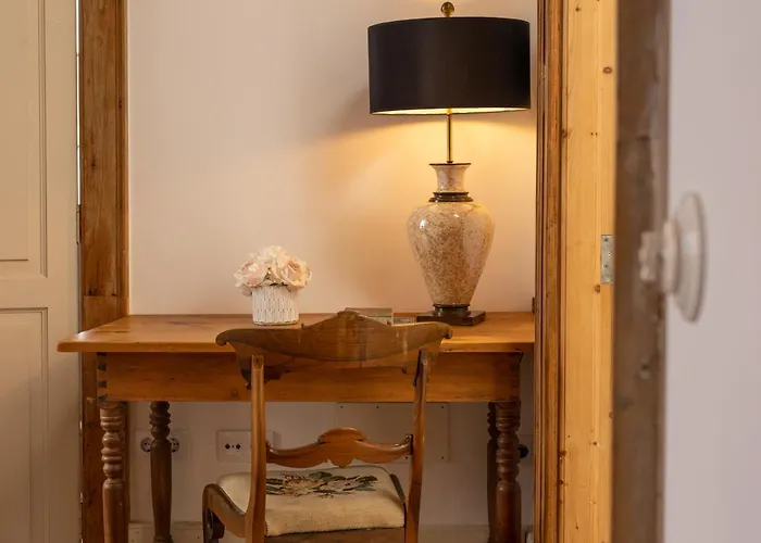 Emblemático La Casa De Naranjos Hotel